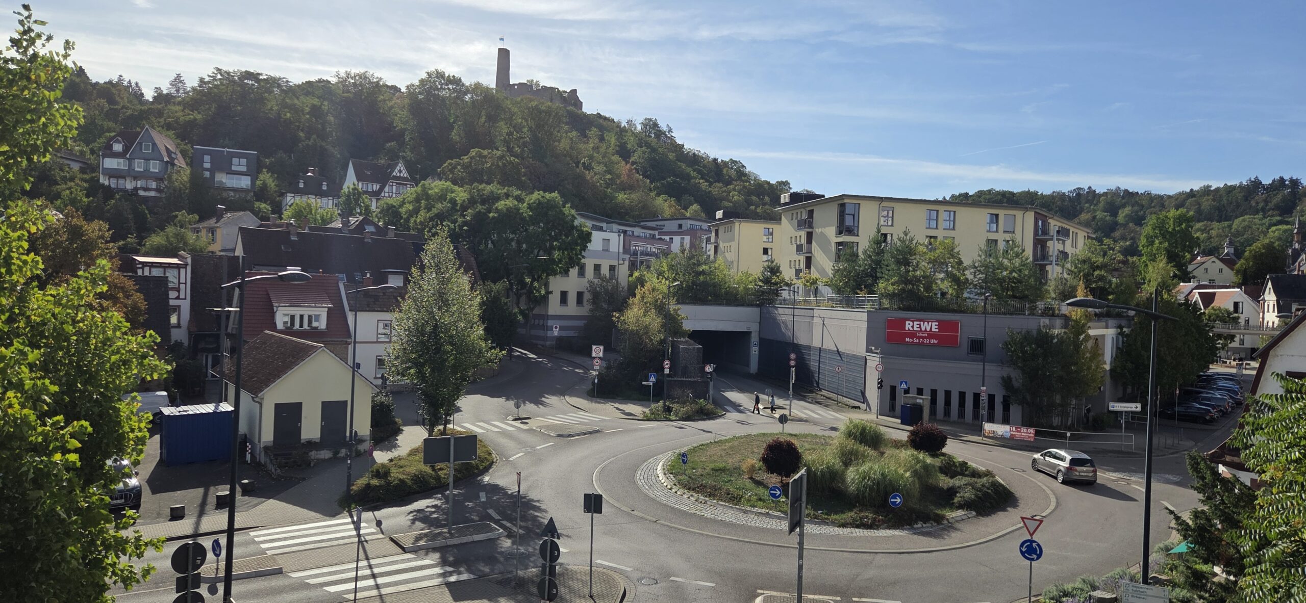 Mit Auto zur Altstadtperle anreisen Kreisel Rewe